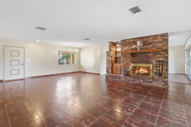 870 N COUNTRY CLUB DRIVE, Crystal River, FL 34429