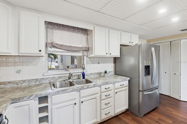 870 N COUNTRY CLUB DRIVE, Crystal River, FL 34429