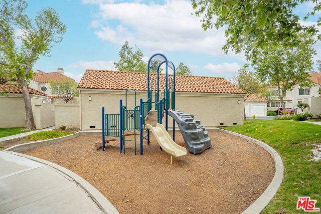 4240 Lost Hills Road 503, Agoura Hills, CA 91301