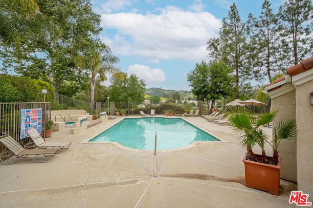 4240 Lost Hills Road 503, Agoura Hills, CA 91301