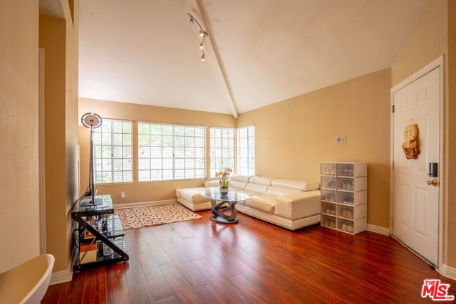 4240 Lost Hills Road 503, Agoura Hills, CA 91301