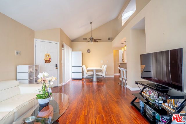 4240 Lost Hills Road 503, Agoura Hills, CA 91301