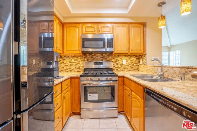 4240 Lost Hills Road 503, Agoura Hills, CA 91301