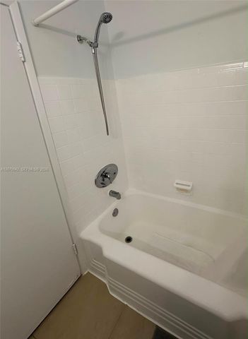 2024 NE 26th Street 1, Wilton Manors, FL 33305