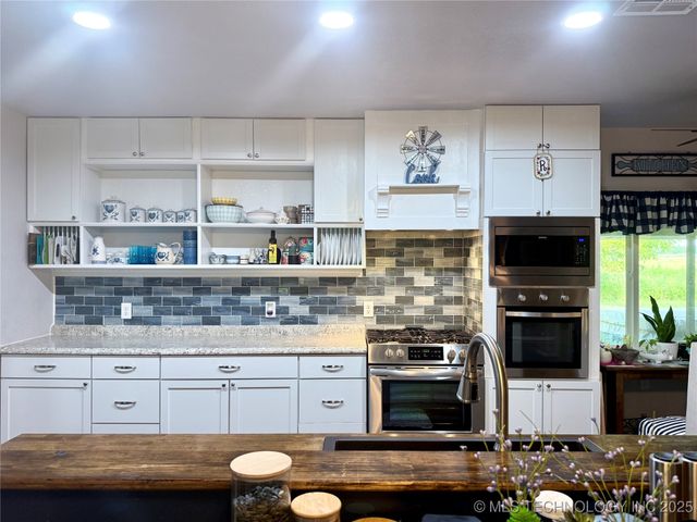 424398 Texanna Road, Checotah, OK 74426