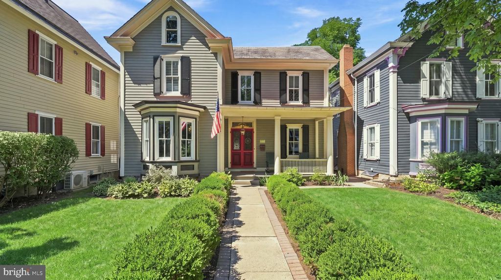 275 W COURT ST, DOYLESTOWN, PA 18901 — photo 2