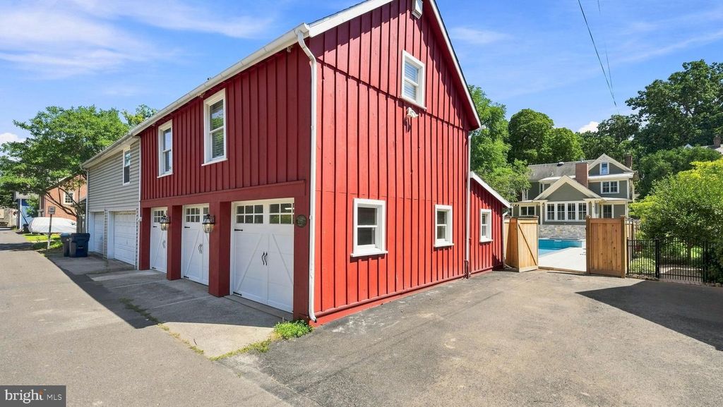 275 W COURT ST, DOYLESTOWN, PA 18901 — photo 3