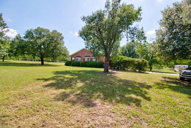 21921 Quail Run Road, Sanger, TX 76266