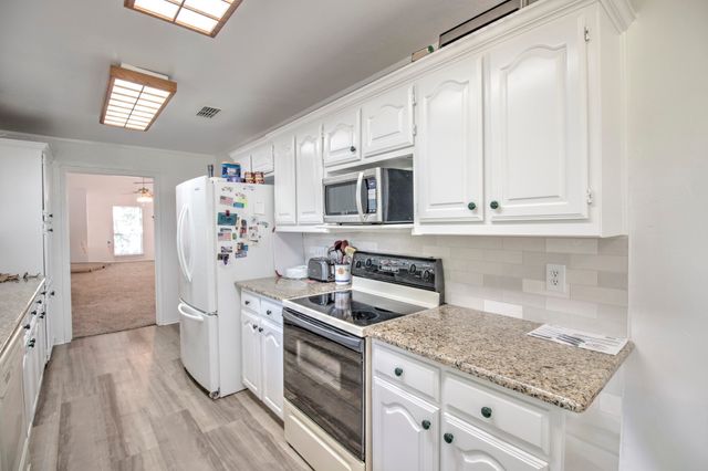 21921 Quail Run Road, Sanger, TX 76266