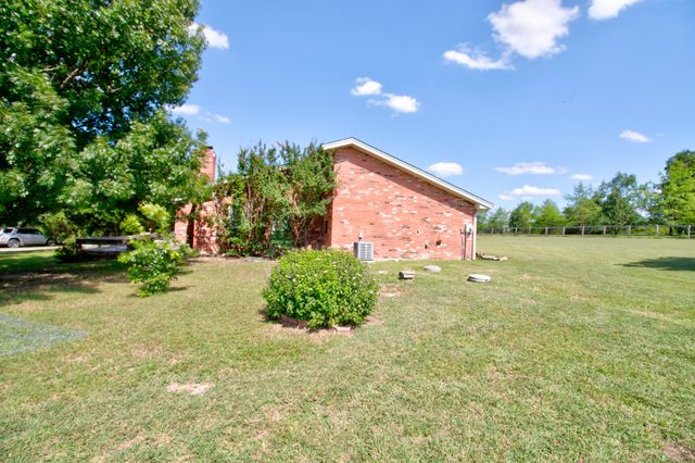 21921 Quail Run Road, Sanger, TX 76266