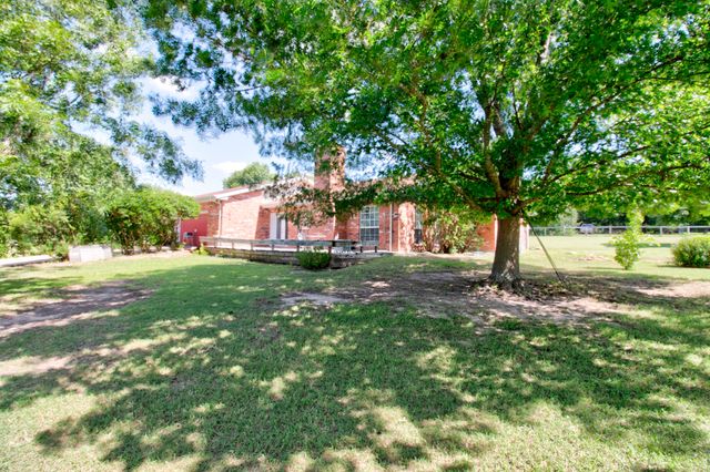 21921 Quail Run Road, Sanger, TX 76266
