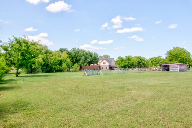 21921 Quail Run Road, Sanger, TX 76266