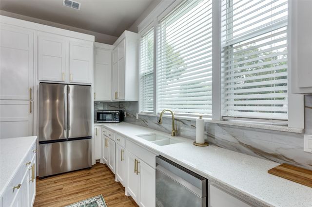 1309 E Peach Street, Fort Worth, TX 76102