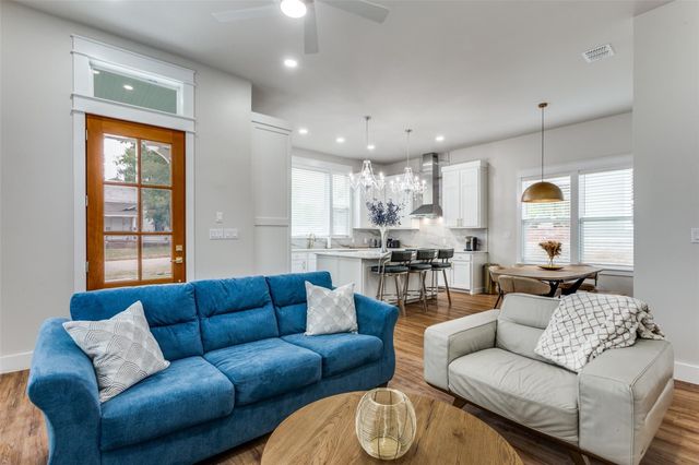 1309 E Peach Street, Fort Worth, TX 76102