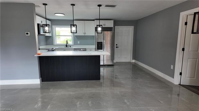 2430 Dixie AVE, Punta Gorda, FL 33950