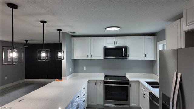 2430 Dixie AVE, Punta Gorda, FL 33950