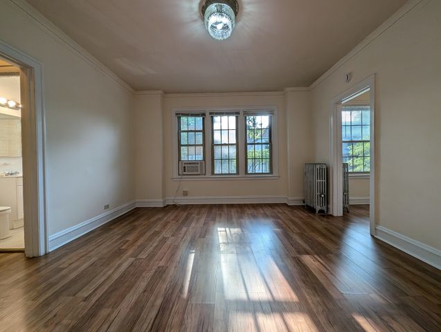 2536 N Sawyer Avenue 302, Chicago, IL 60647