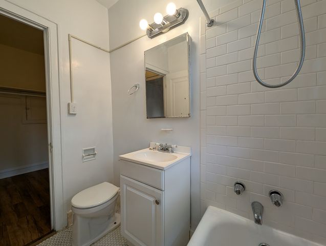 2536 N Sawyer Avenue 302, Chicago, IL 60647