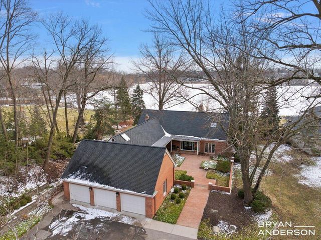 3150 Manhattan Lane, East Grand Rapids, MI 49506