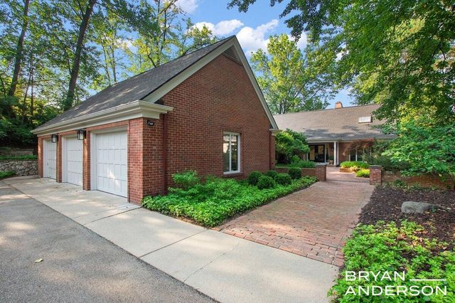 3150 Manhattan Lane, East Grand Rapids, MI 49506