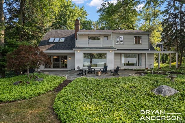 3150 Manhattan Lane, East Grand Rapids, MI 49506