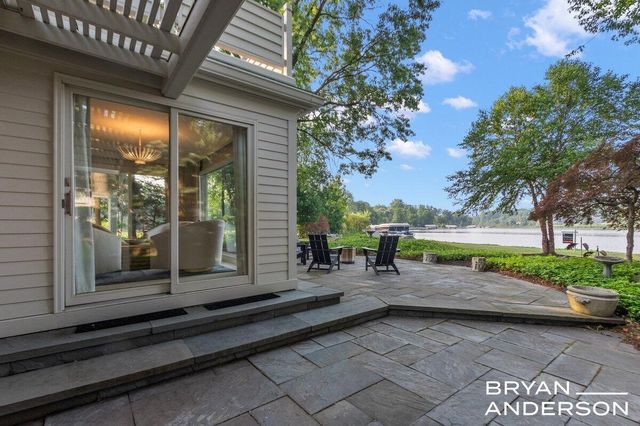 3150 Manhattan Lane, East Grand Rapids, MI 49506