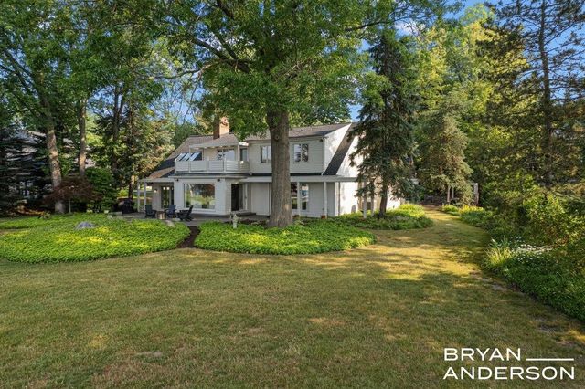 3150 Manhattan Lane, East Grand Rapids, MI 49506