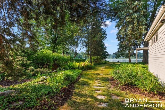 3150 Manhattan Lane, East Grand Rapids, MI 49506