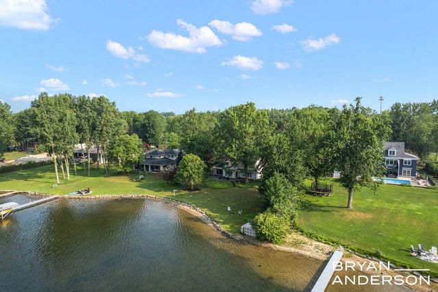 3150 Manhattan Lane, East Grand Rapids, MI 49506