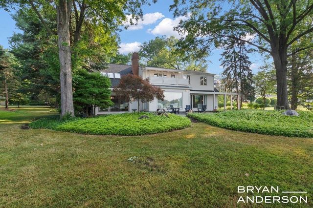 3150 Manhattan Lane, East Grand Rapids, MI 49506