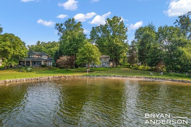 3150 Manhattan Lane, East Grand Rapids, MI 49506