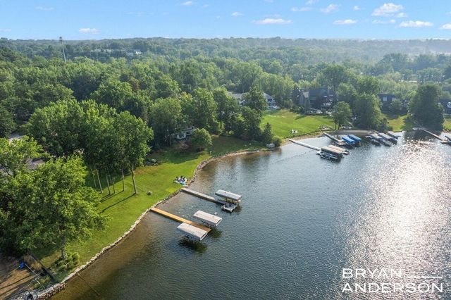 3150 Manhattan Lane, East Grand Rapids, MI 49506