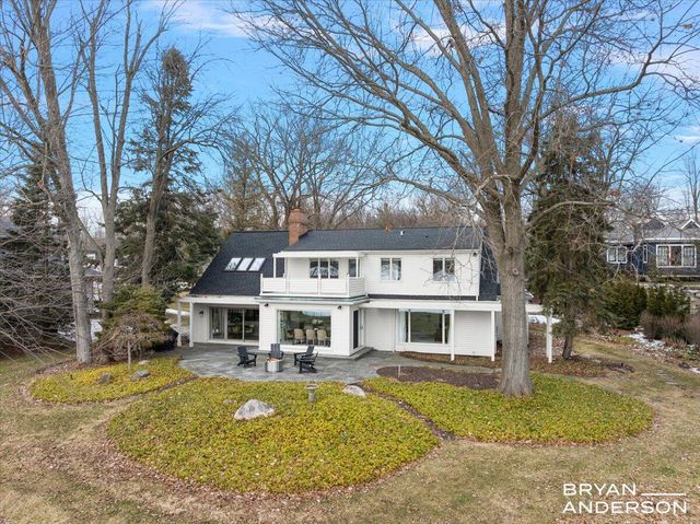 3150 Manhattan Lane, East Grand Rapids, MI 49506