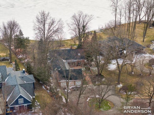 3150 Manhattan Lane, East Grand Rapids, MI 49506