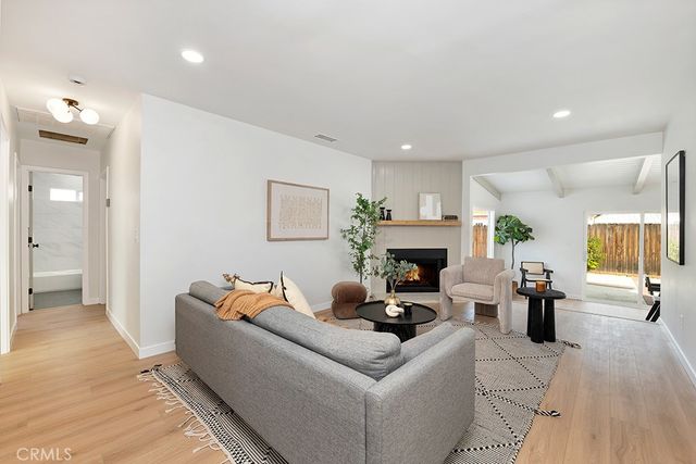 6644 Bothwell, Reseda, CA 91335