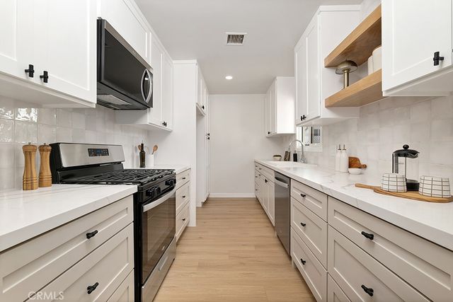 6644 Bothwell, Reseda, CA 91335