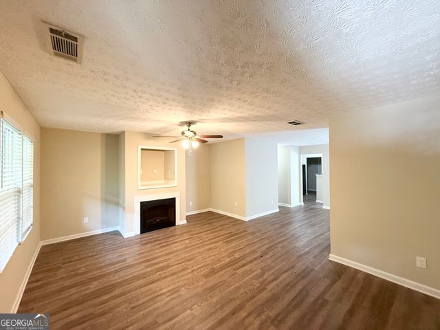 6113 Lynxs Circle SW, Covington, GA 30014