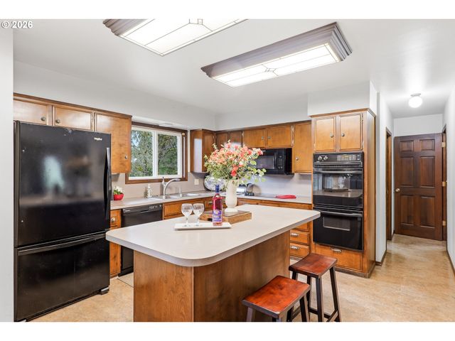 18280 S OLD CLARKE Rd, Mulino, OR 97042