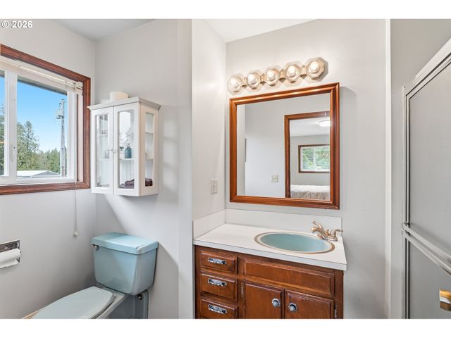 18280 S OLD CLARKE Rd, Mulino, OR 97042