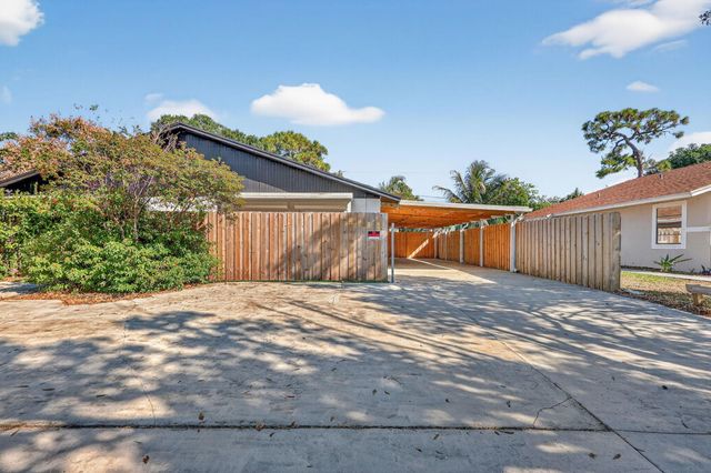 5785 SE Collins Avenue, Stuart, FL 34997