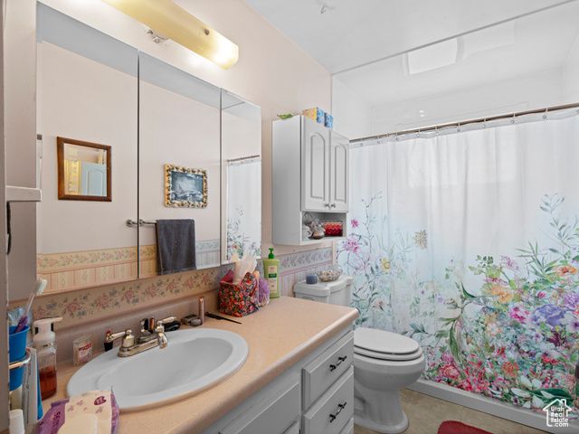425 E MOUNTAIN VIEW DR, Sandy, UT 84070