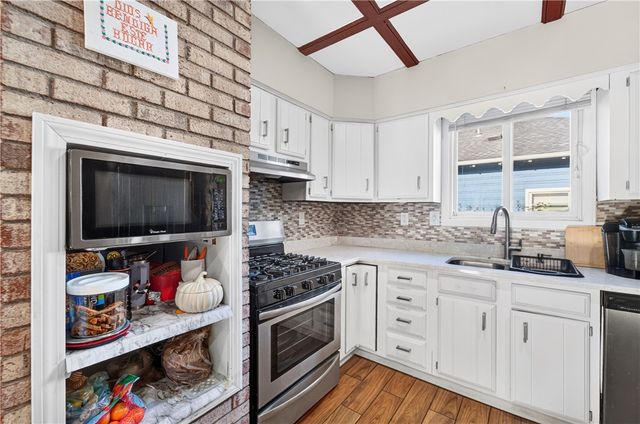 32 Leading Street, Johnston, RI 02929