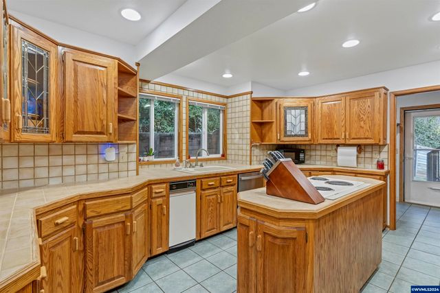 1112 Acacia Av, Garibaldi, OR 97118