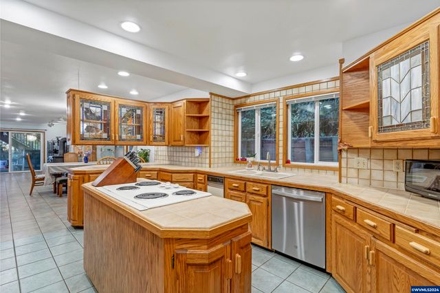 1112 Acacia Av, Garibaldi, OR 97118