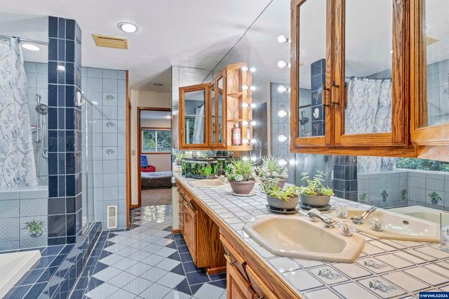 1112 Acacia Av, Garibaldi, OR 97118