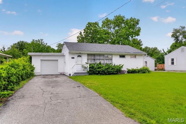 109 Cascade Drive, Belleville, IL 62223