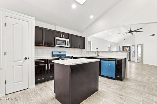 13281 Emerald Hills Street, El Paso, TX 79928