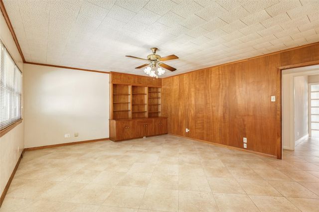 4528 Woodrow Avenue, Galveston, TX 77551