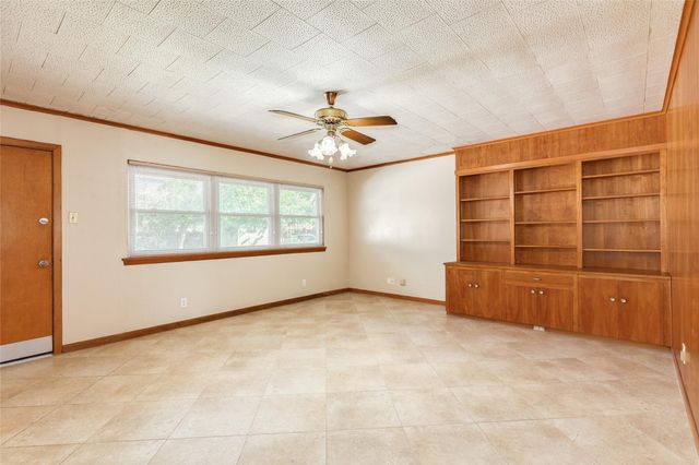 4528 Woodrow Avenue, Galveston, TX 77551