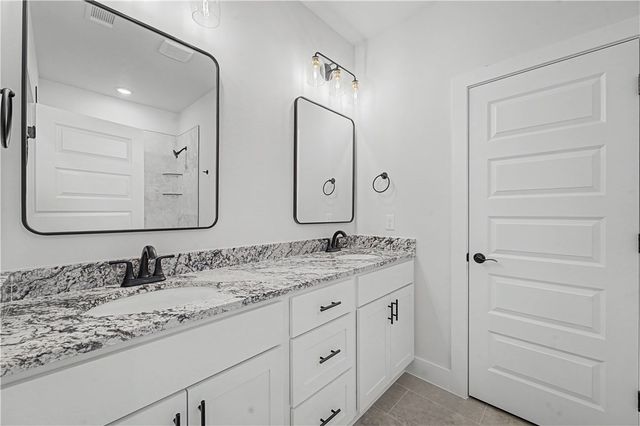 1151 Canyon Maple Street, Centerton, AR 72719